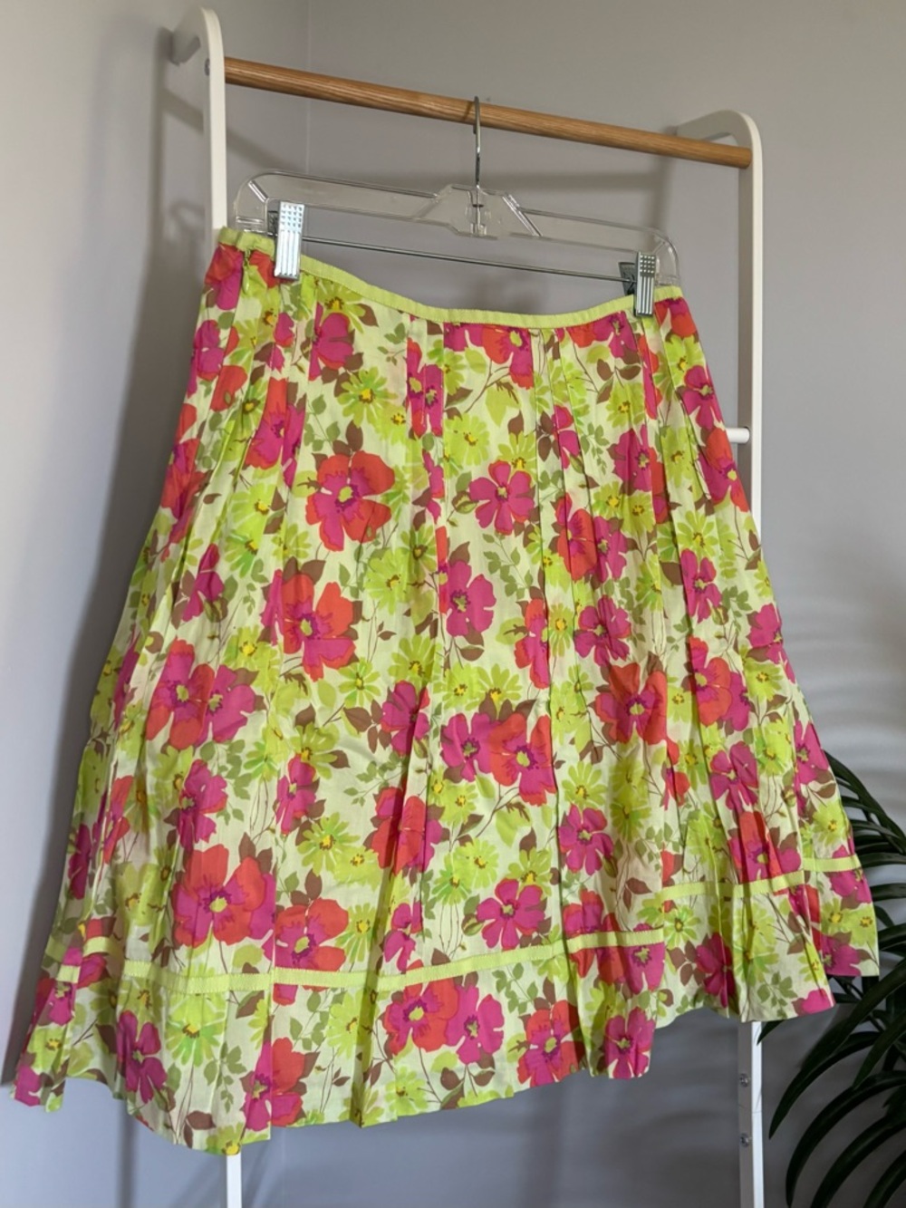 Liz Claiborne Bright Floral Circle Skirt in Lime & Pink - Picture 8 of 16